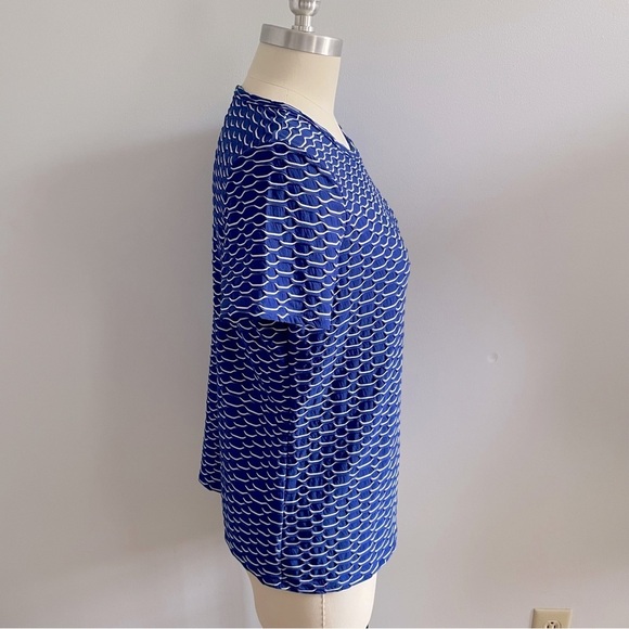 East 5th Petite Blue and White Top- Size Medium Petite- NWT - Picture 3 of 6